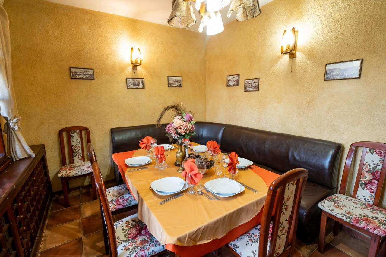 Bryasta Hotel & Restaurant Veliko Tarnovo Ngoại thất bức ảnh