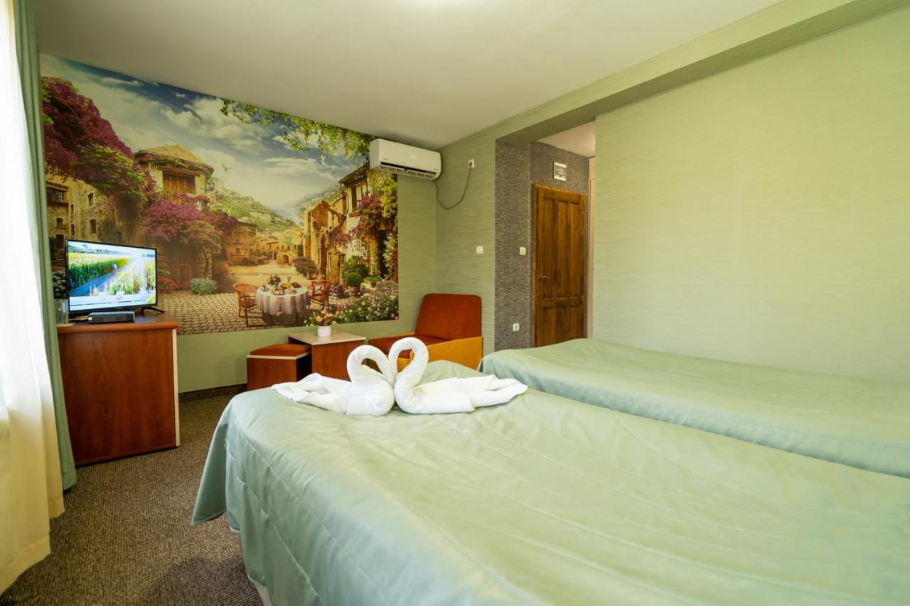 Bryasta Hotel & Restaurant Veliko Tarnovo Ngoại thất bức ảnh